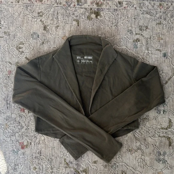 Cool Eco-Friendly Cropped Bolero Top (designed in Montreal) - Picture 2 of 8